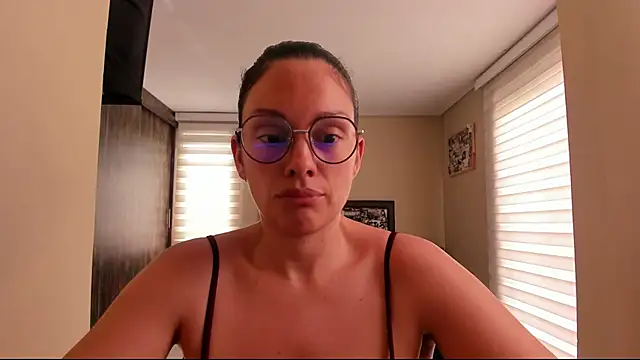 anabel 025 online show from May 20, 2026, 4:26 pm