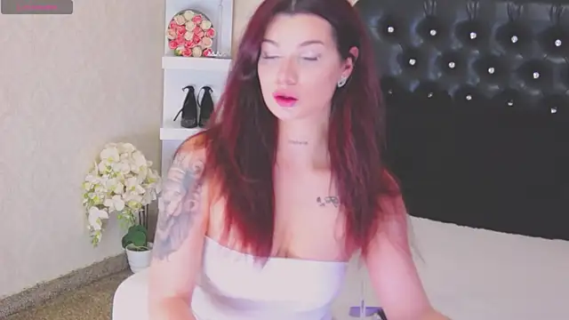 Allisonn223 online show from June 18, 2026, 12:21 pm