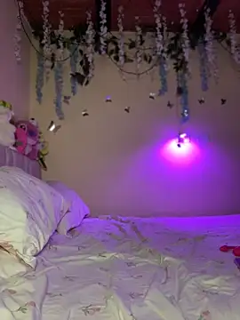 Lily candy X online show from June 13, 2026, 5:05 am