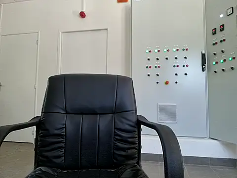 Snapshot of Leonormaldick chatting on June 22, 2026, 10:12 am Leonormaldick online show from June 22, 2026, 10:12 am