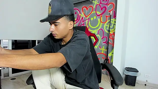 ANGEL NICOLAS online show from December 20, 2025, 10:56 pm