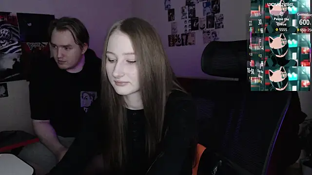 Snapshot of camcoupbang chatting on November 21, 2025, 12:42 am camcoupbang online show from November 21, 2025, 12:42 am