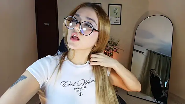 SweetJennaa online show from June 30, 2026, 3:06 am