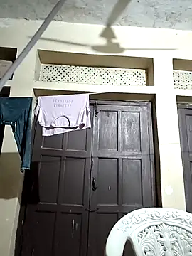 PRIYANHUxh online show from March 31, 2026, 4:42 pm