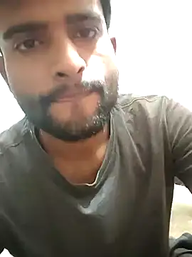 PRIYANHUxh online show from April 20, 2026, 2:51 pm