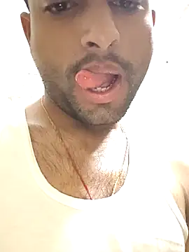 PRIYANHUxh online show from April 5, 2026, 3:46 am