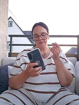 Jujuicy 97 online show from June 29, 2026, 7:57 pm
