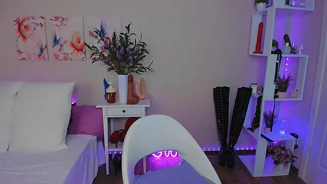 MissLisaX online show from June 13, 2026, 9:51 am