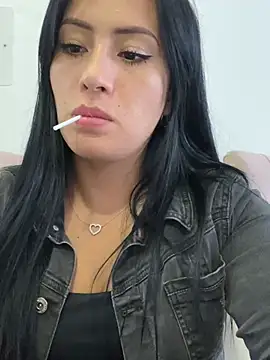 Sara luna  online show from April 9, 2026, 9:10 pm