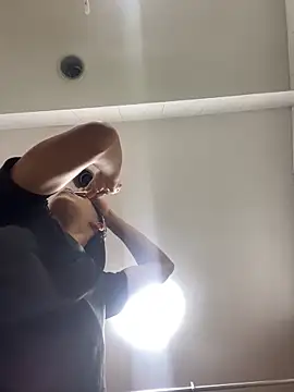 JoanG10 online show from April 18, 2026, 4:20 pm