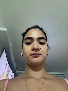 NatyFerrer  online show from June 17, 2026, 12:32 am