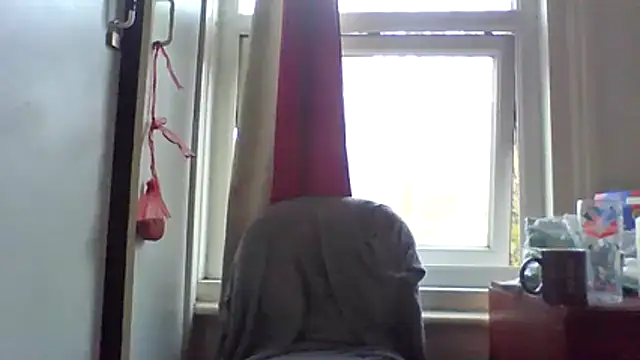 Snapshot of DrbigdickUK chatting on April 14, 2026, 6:13 pm DrbigdickUK online show from April 14, 2026, 6:13 pm