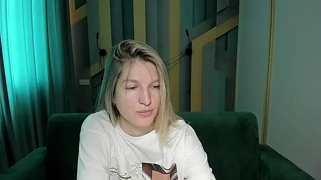 EmilyWalkeri online show from June 5, 2026, 6:52 am