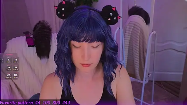 Toxic Ellies online show from June 12, 2026, 7:28 am