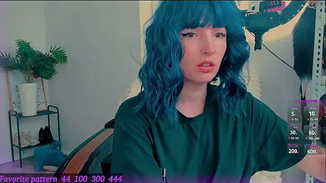 Toxic Ellies online show from May 26, 2026, 10:24 am
