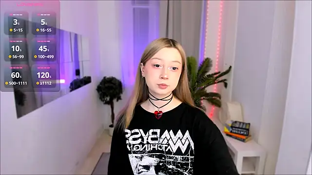 SaintGirl online show from March 12, 2025, 4:56 pm