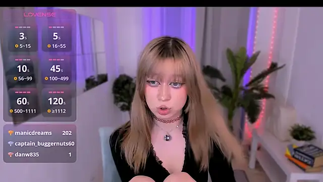SaintGirl online show from March 16, 2025, 11:59 pm