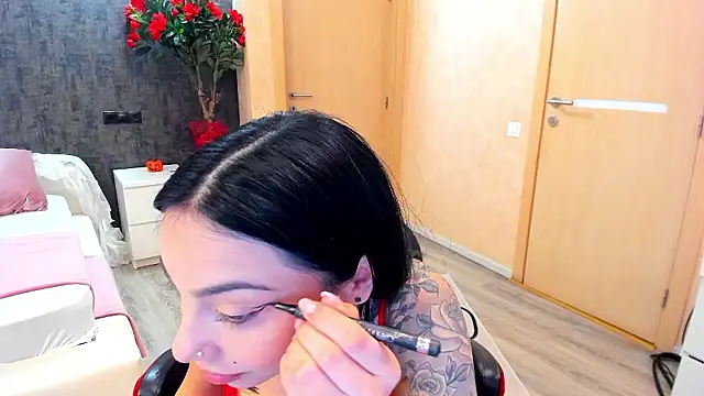 MissJuliax online show from March 12, 2026, 7:23 am