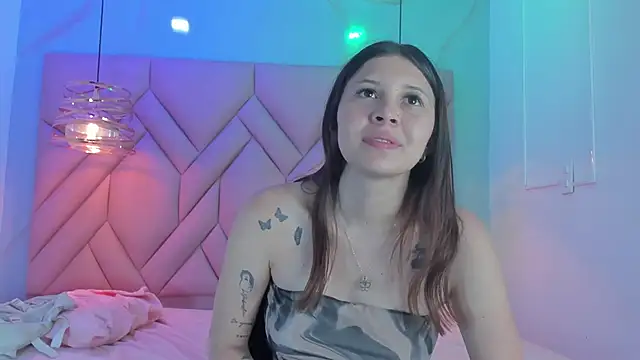 AngelaaCute  online show from June 18, 2026, 12:10 pm