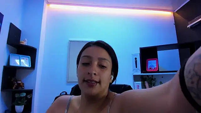 Sarah Hornny online show from June 7, 2026, 3:39 pm
