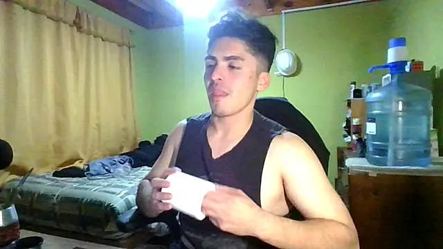 r paulo25 online show from June 26, 2026, 3:45 am