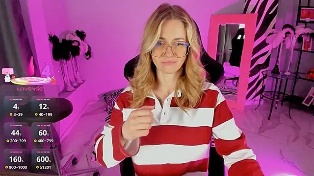 Snapshot of LadyIzabel chatting on February 25, 2026, 2:28 pm LadyIzabel online show from February 25, 2026, 2:28 pm