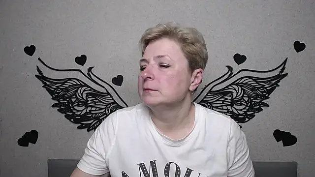 EmiliaGree online show from May 17, 2026, 5:13 pm