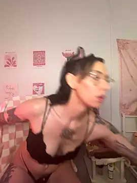 Snapshot of averietheangel chatting on October 10, 2025, 9:48 pm averietheangel online show from October 10, 2025, 9:48 pm