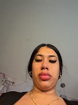 Snapshot of kiim_taaylor chatting on February 16, 2026, 11:42 am kiim taaylor online show from February 16, 2026, 11:42 am