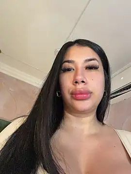 Snapshot of kiim_taaylor chatting on May 4, 2026, 6:00 pm kiim taaylor online show from May 4, 2026, 6:00 pm