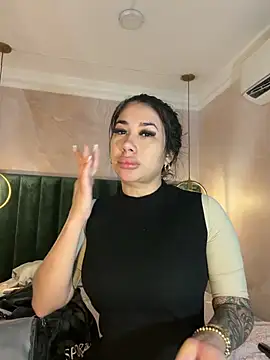 Snapshot of kiim_taaylor chatting on May 20, 2026, 11:29 am kiim taaylor online show from May 20, 2026, 11:29 am