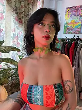 Kitty arts online show from April 21, 2026, 5:52 pm