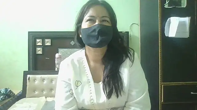 Snapshot of couplesuni chatting on May 2, 2026, 2:28 am couplesuni online show from May 2, 2026, 2:28 am