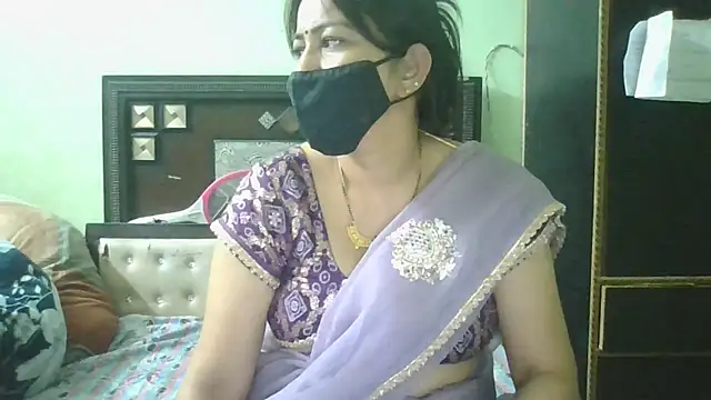 Snapshot of couplesuni chatting on May 16, 2026, 10:47 am couplesuni online show from May 16, 2026, 10:47 am