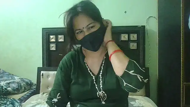 Snapshot of couplesuni chatting on May 3, 2026, 11:58 am couplesuni online show from May 3, 2026, 11:58 am