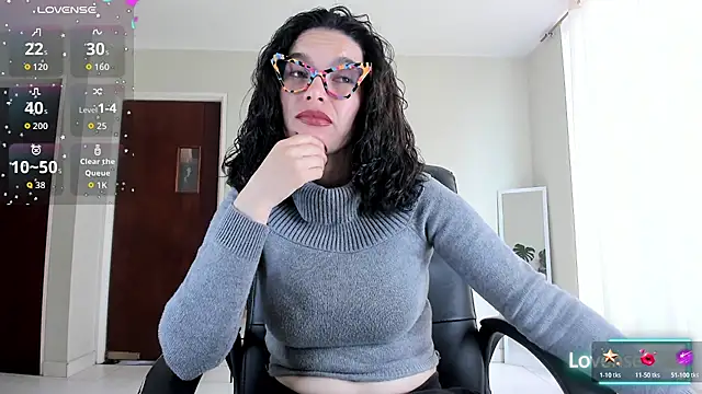 paulinabarnett- online show from June 26, 2026, 3:07 pm