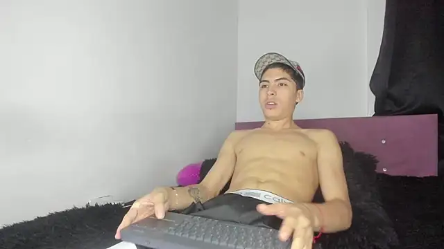 HeellBoy  online show from May 9, 2026, 2:15 am