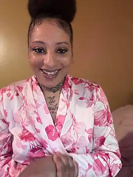 CrownedNyaries online show from June 17, 2026, 9:25 pm