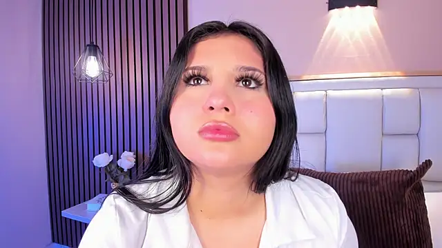 AvyMilton online show from April 15, 2026, 11:38 am