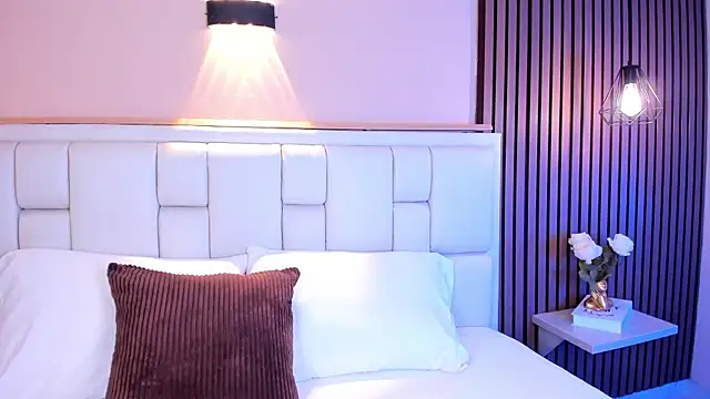 AvyMilton online show from April 14, 2026, 11:37 am