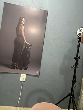Elamesmamorena online show from May 18, 2026, 10:14 pm