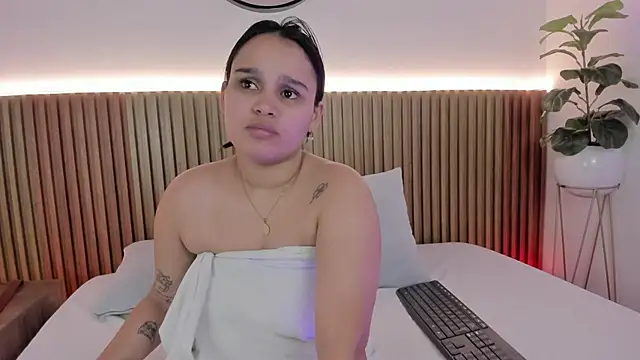lia sexx19 online show from June 17, 2026, 2:11 am