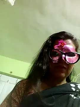 Snapshot of DesiMuffin chatting on February 22, 2025, 1:22 am DesiMuffin online show from February 22, 2025, 1:22 am