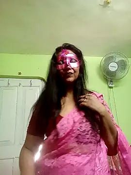 Snapshot of DesiMuffin chatting on February 5, 2025, 7:50 am DesiMuffin online show from February 5, 2025, 7:50 am