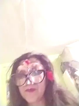 Snapshot of DesiMuffin chatting on September 9, 2025, 11:30 am DesiMuffin online show from September 9, 2025, 11:30 am