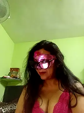 Snapshot of DesiMuffin chatting on February 10, 2025, 9:15 pm DesiMuffin online show from February 10, 2025, 9:15 pm