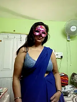 Snapshot of DesiMuffin chatting on March 4, 2025, 8:27 pm DesiMuffin online show from March 4, 2025, 8:27 pm