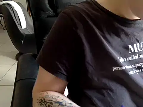 vanillesoumise online show from March 3, 2026, 9:49 am