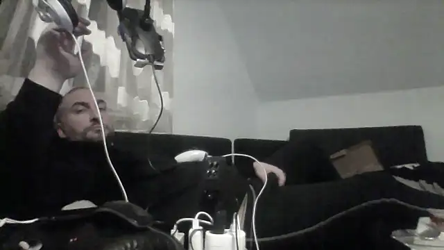 NewyorkDimi online show from April 16, 2026, 12:11 am