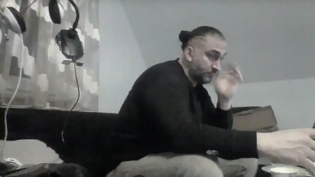 NewyorkDimi online show from April 6, 2026, 2:40 am